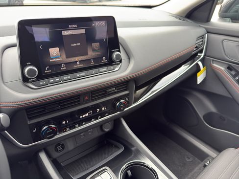 New 2026 Nissan Rogue SV AWD/4WD image 21