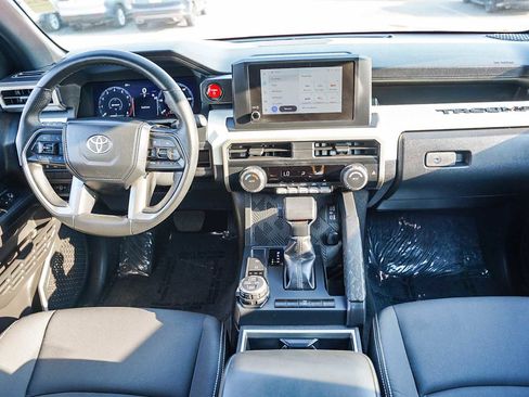 Used 2024 Toyota Tacoma TRD Off-Road image 12