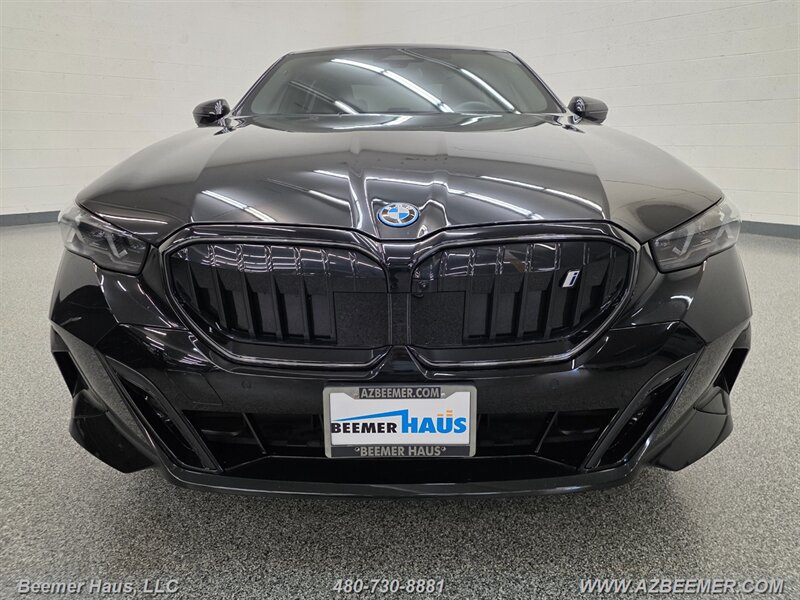Used 2026 BMW i5 eDrive40 w/ M Sport Package RWD image 8