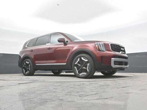 Used 2023 Kia Telluride EX w/ EX Captain's Chair Package FWD image 44
