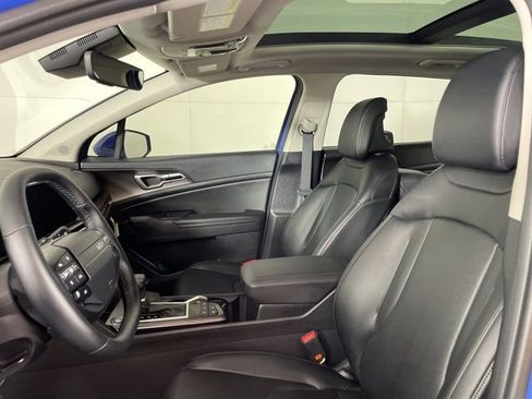 New 2026 Kia Sportage EX w/ EX Panorama Roof Package FWD image 18