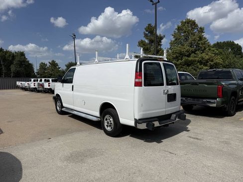 Used 2020 GMC Savana 2500 w/ Driver Convenience Package RWD image 4