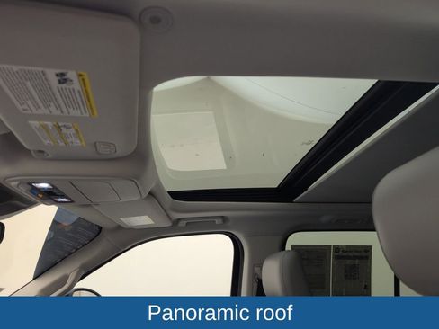 Certified 2025 Ford Expedition Active image 8