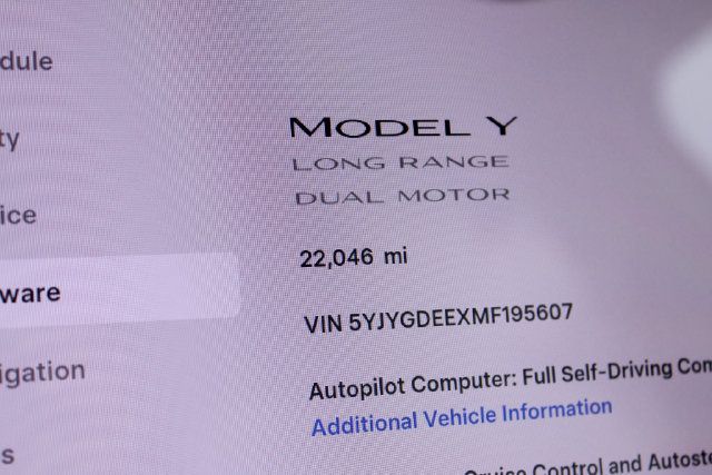 Used 2021 Tesla Model Y Long Range AWD/4WD image 24