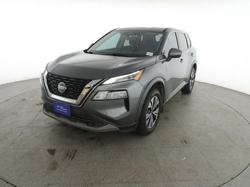 Used 2021 Nissan Rogue SV image 3