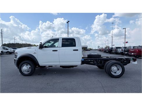 New 2026 RAM 4500 Tradesman AWD/4WD image 4
