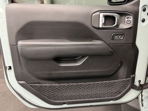 Used 2023 Jeep Wrangler Unlimited Sahara w/ Cold Weather Group image 19