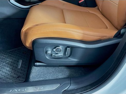 Used 2026 Jaguar F-PACE R-Dynamic S image 22