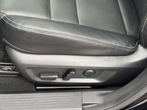 Used 2023 Nissan Rogue SL image 14