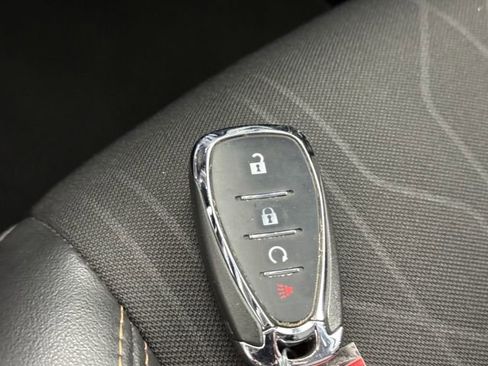 Used 2020 Chevrolet Trax LT w/ LT Convenience Package image 38