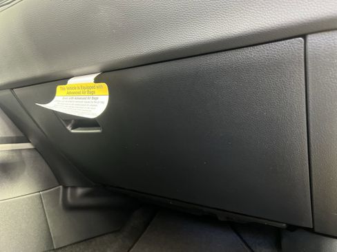 Used 2024 Toyota Corolla Cross SE image 36