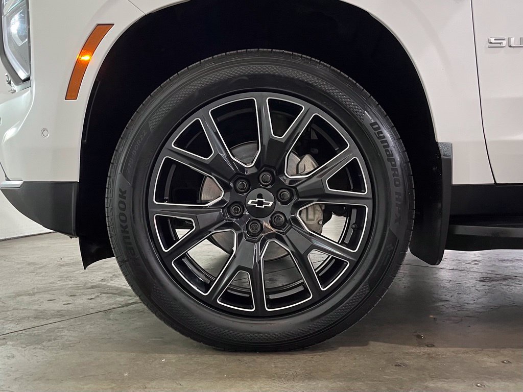 Certified 2025 Chevrolet Suburban High Country w/ Sun And Tow Package AWD/4WD image 17