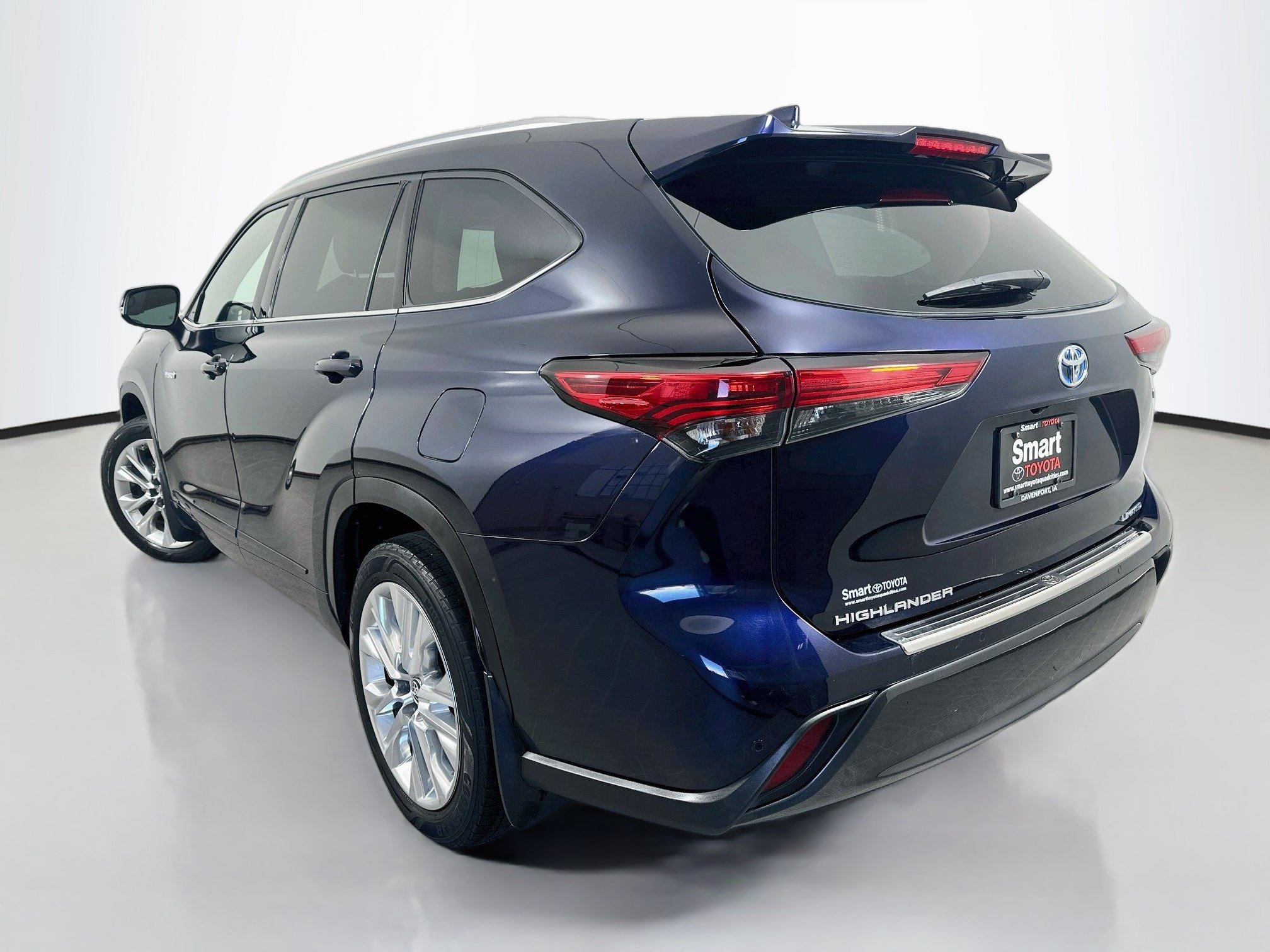 Used 2020 Toyota Highlander Limited w/ Protection Package #3 AWD/4WD image 5
