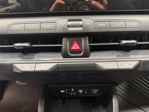 Used 2025 Kia K4 EX image 17