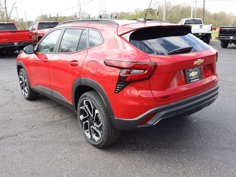 New 2026 Chevrolet Trax RS w/ Driver Confidence Package FWD image 3