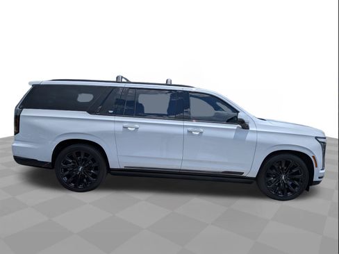 Certified 2026 Cadillac Escalade ESV Platinum Sport AWD/4WD image 3
