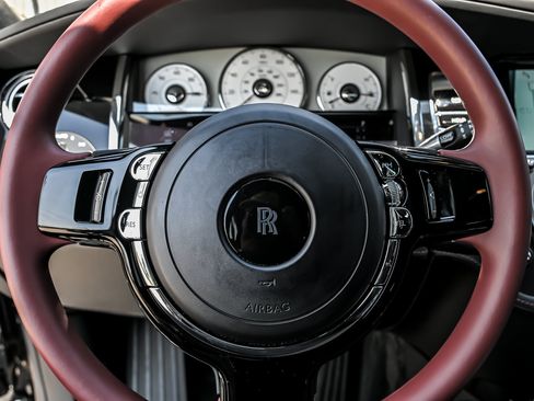 Used 2015 Rolls-Royce Ghost RWD image 30