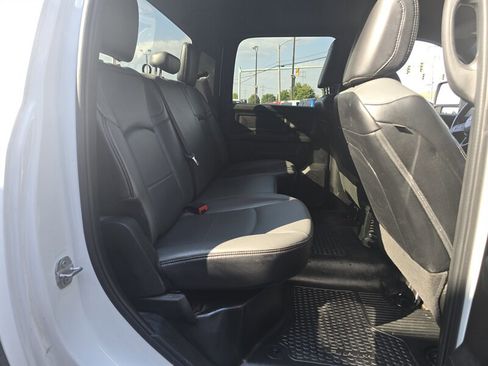 Used 2023 RAM 2500 Tradesman w/ Chrome Appearance Group image 15