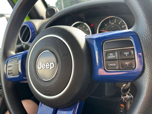 Used 2013 Jeep Wrangler Sport AWD/4WD image 19