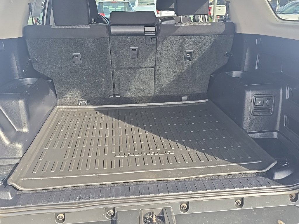 Used 2018 Toyota 4Runner SR5 AWD/4WD image 21