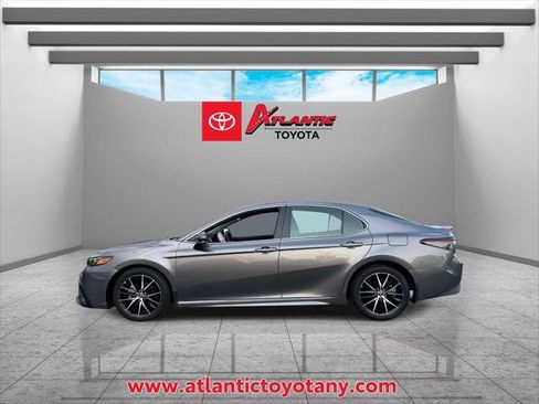 Certified 2024 Toyota Camry SE AWD/4WD image 4