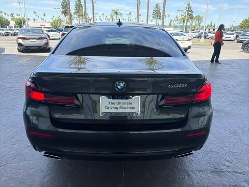 Used 2023 BMW 530i w/ Premium Package RWD image 4