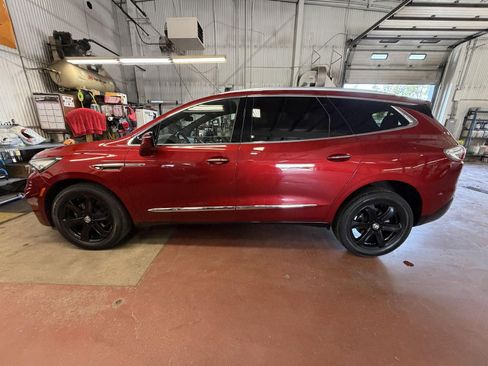 Used 2023 Buick Enclave Essence w/ Sport Touring Edition AWD/4WD image 9