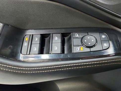 Certified 2025 Nissan Rogue SV image 17