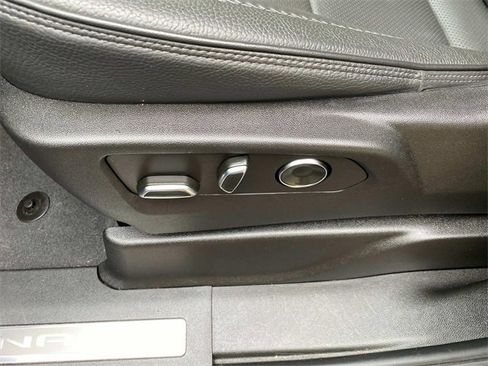 Used 2023 GMC Yukon XL Denali w/ Denali Reserve Package image 17