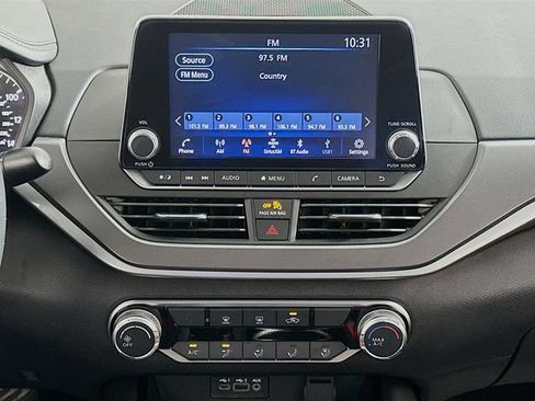 Used 2024 Nissan Altima 2.5 SR FWD image 15
