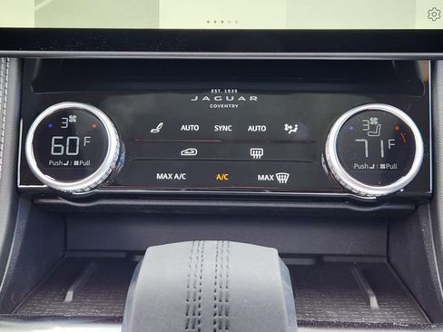 Used 2026 Jaguar F-PACE R-Dynamic S AWD/4WD image 15
