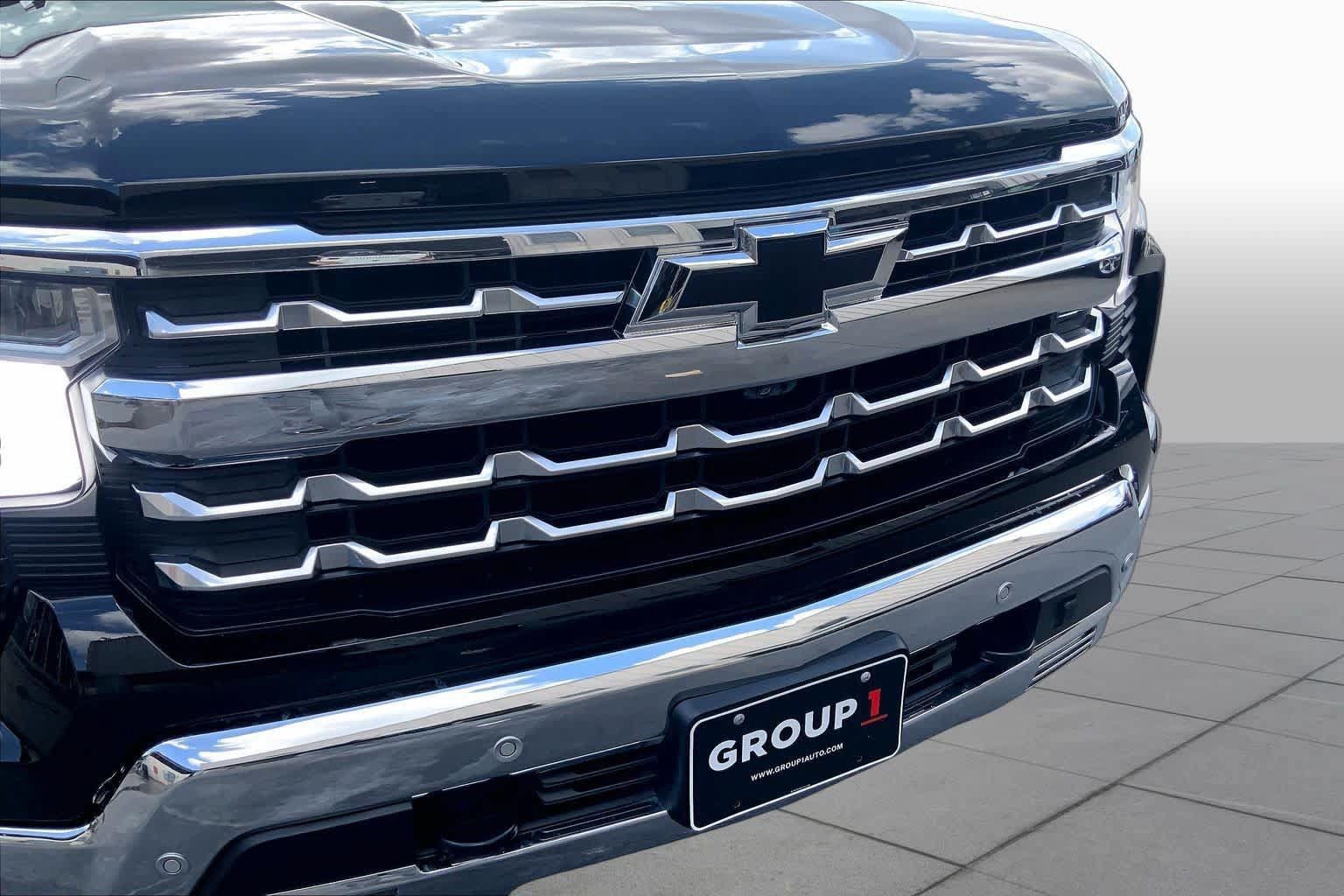 Used 2025 Chevrolet Silverado 1500 LTZ w/ LTZ Convenience Package II RWD image 29