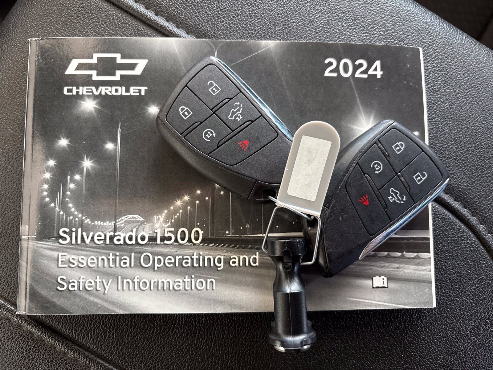 Used 2024 Chevrolet Silverado 1500 LT Trail Boss w/ Convenience Package II AWD/4WD image 33