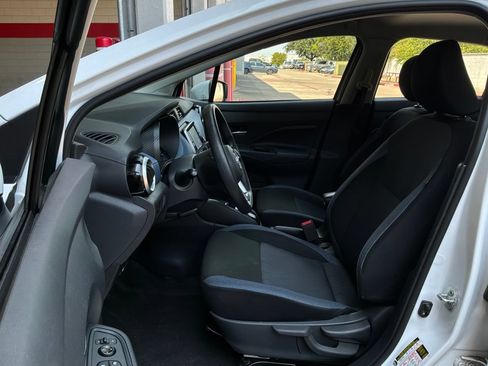 Used 2025 Nissan Versa SV FWD image 10