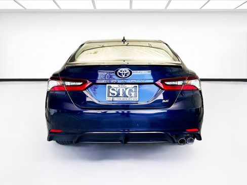 Used 2021 Toyota Camry SE FWD image 5