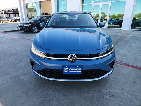 New 2026 Volkswagen Jetta SE image 2