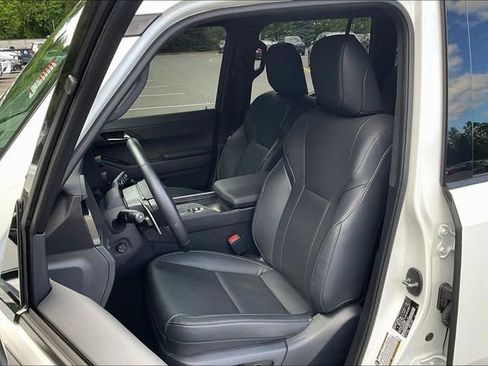 Used 2025 Lexus GX 550 w/ Accessory Package (2T) AWD/4WD image 8