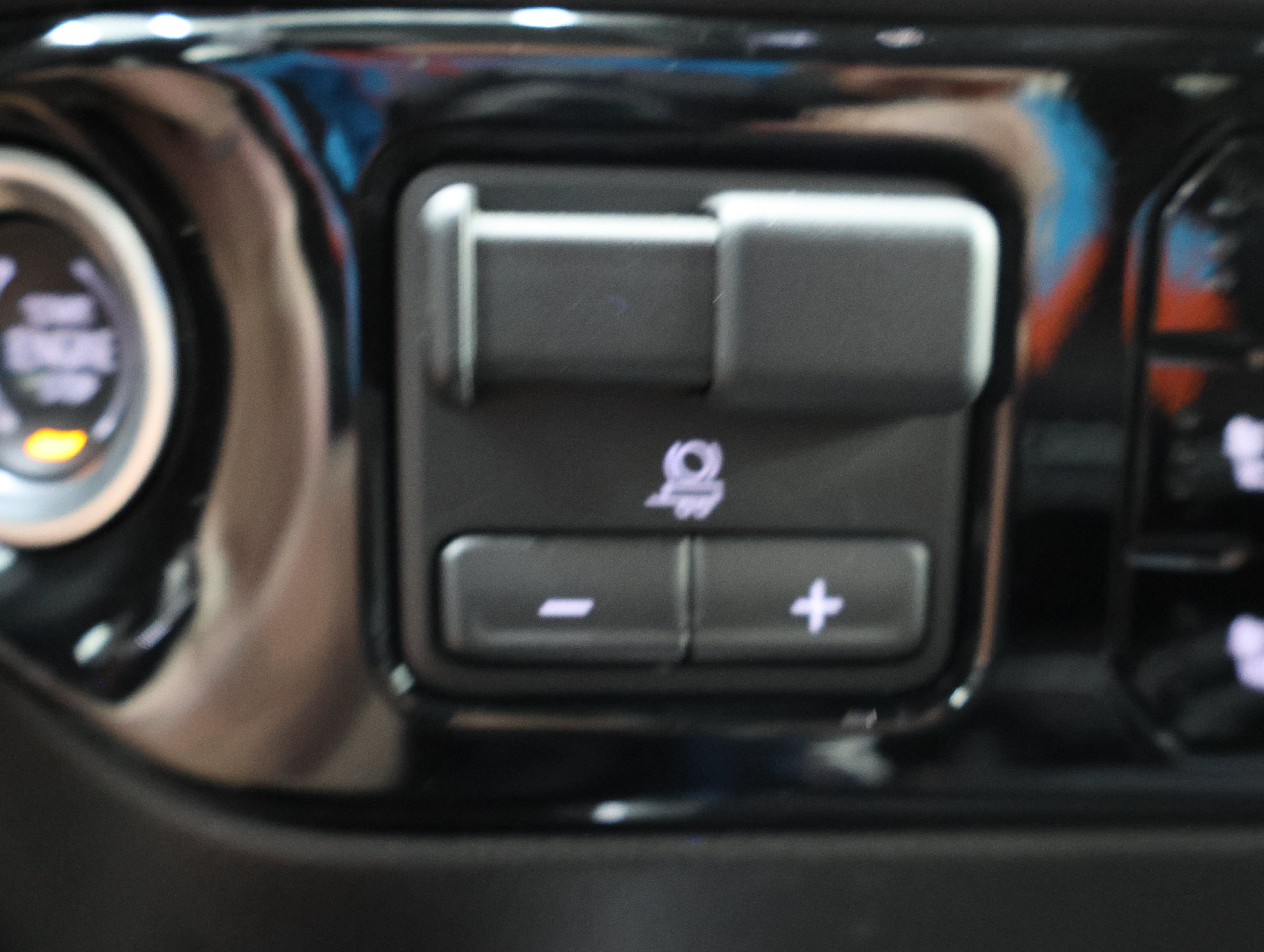 Used 2024 Chevrolet Silverado 2500 LTZ w/ LTZ Premium Package AWD/4WD image 44