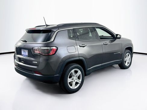 Used 2023 Jeep Compass Latitude w/ Convenience Group AWD/4WD image 5