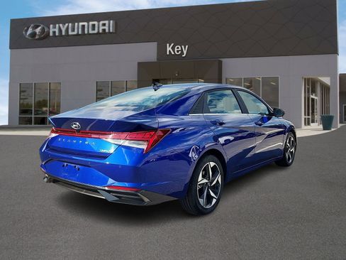 Certified 2023 Hyundai Elantra Limited w/ Cargo Package FWD image 4