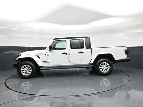 Used 2023 Jeep Gladiator Sport AWD/4WD image 21