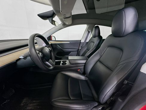 Used 2024 Tesla Model Y Long Range AWD/4WD image 13