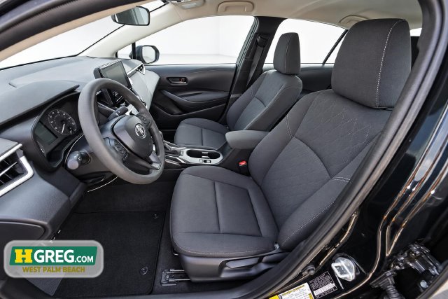 Used 2025 Toyota Corolla LE FWD image 10