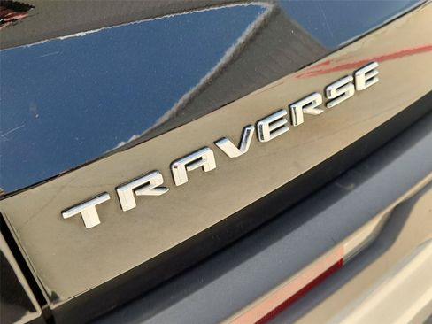 Used 2024 Chevrolet Traverse LT w/ Enhanced Driving Package FWD image 32