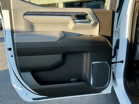 Used 2022 Chevrolet Silverado 1500 LTZ w/ LTZ Premium Package image 32