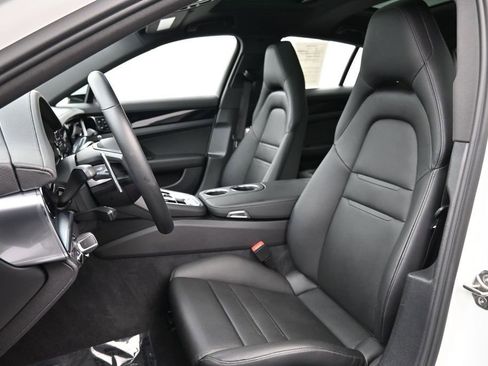 Certified 2021 Porsche Panamera RWD image 5