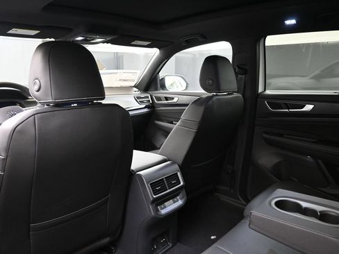 New 2026 Volkswagen Atlas Cross Sport SEL R-Line AWD/4WD image 19