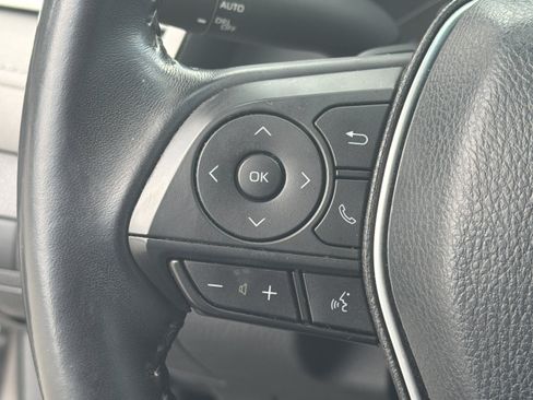 Certified 2018 Toyota Camry SE w/ Convenience Package FWD image 9