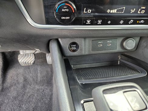 Used 2024 Nissan Rogue SV image 21