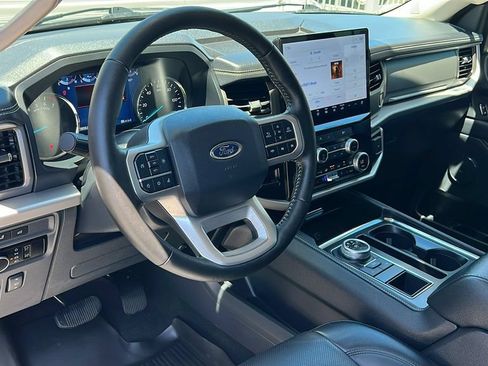 Certified 2024 Ford Expedition XLT RWD image 12